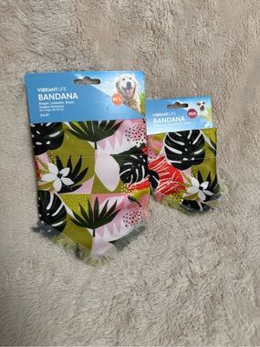 Vibrant Life Set of 2 NWT Dog Bandanas Sizes M/L and S/XS